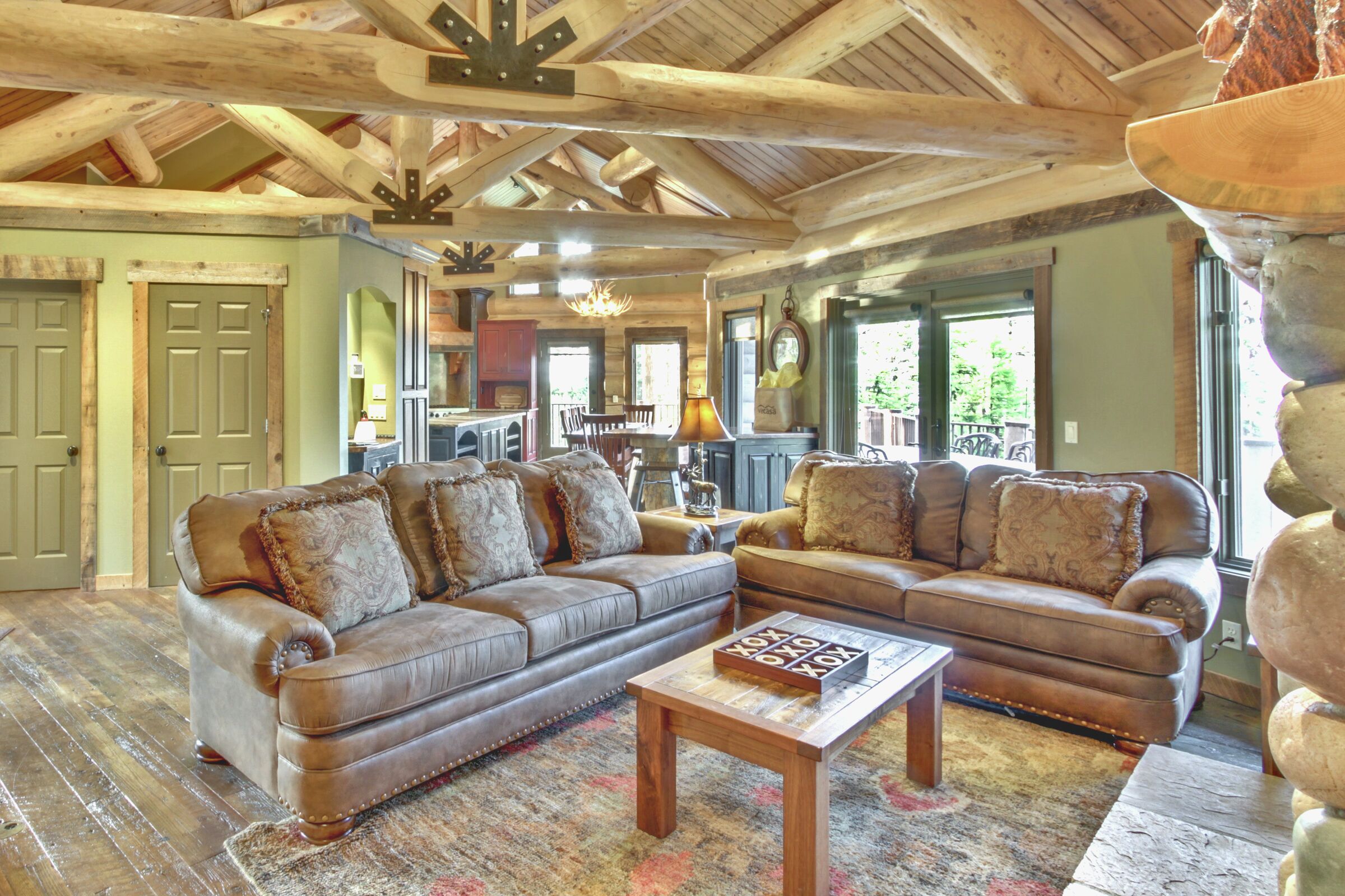 5 Bdrm 3.5 Bath HT - Living Room