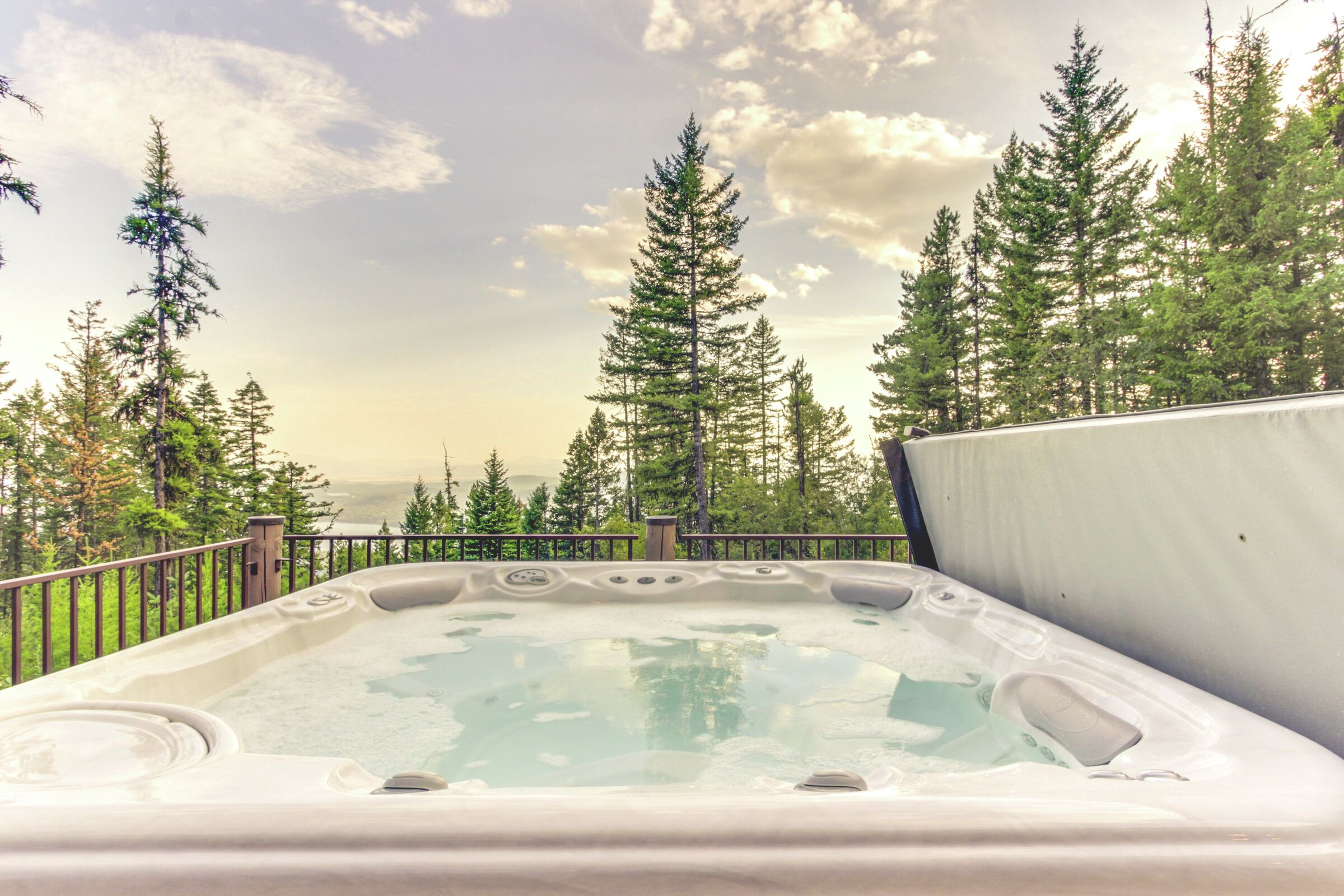 5 Bdrm 3.5 Bath HT - Outdoor Hot Tub