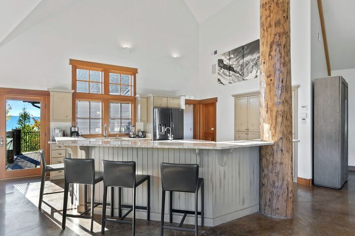 5 Bdrm 3.5 Bath HT - Kitchen