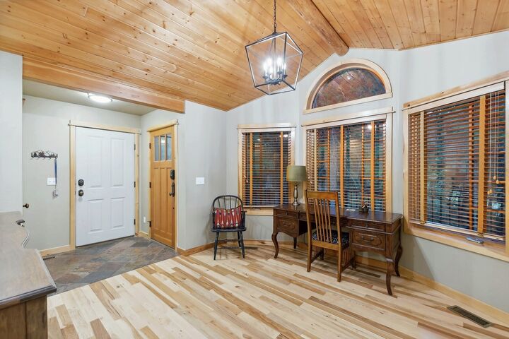 4 Bdrm 3.5 Bath - Office Area