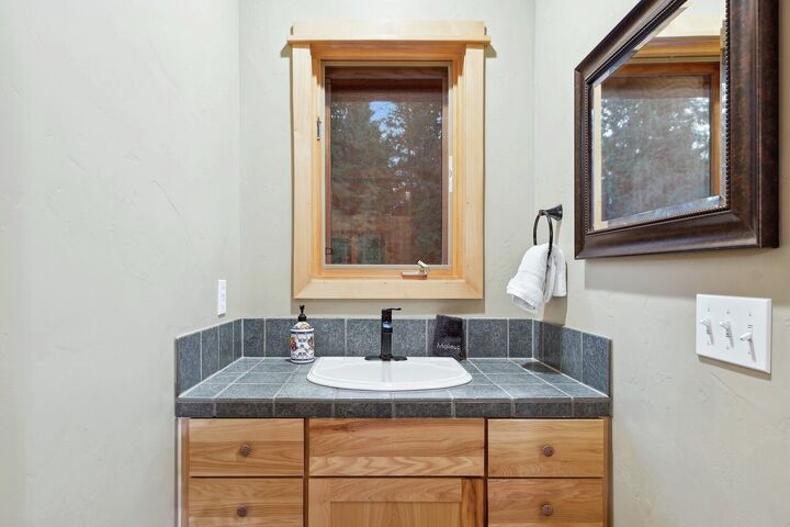 4 Bdrm 3.5 Bath - Bathroom