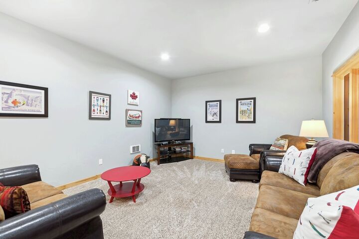 4 Bdrm 3.5 Bath - Family Room