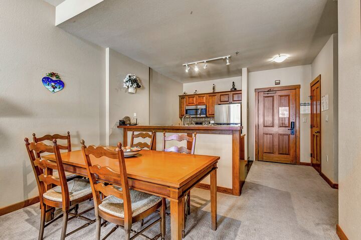 #107 - Columbine - Dining Area