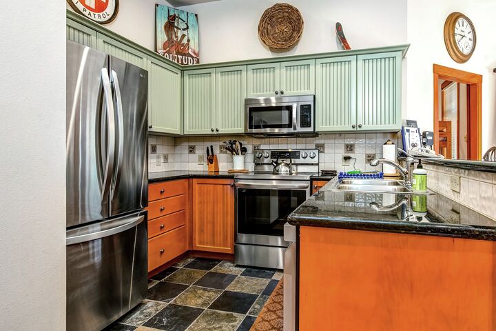 #101 - Red-Wing - Kitchen