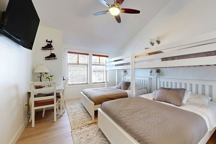 #314 - Maximus Suite - Bedroom