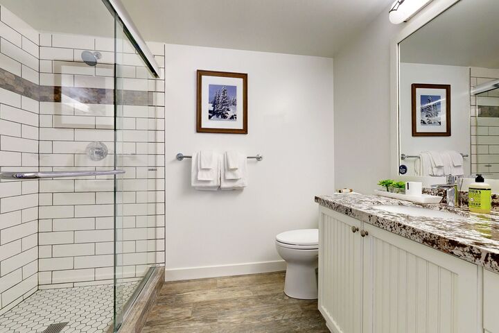 #314 - Maximus Suite - Bathroom