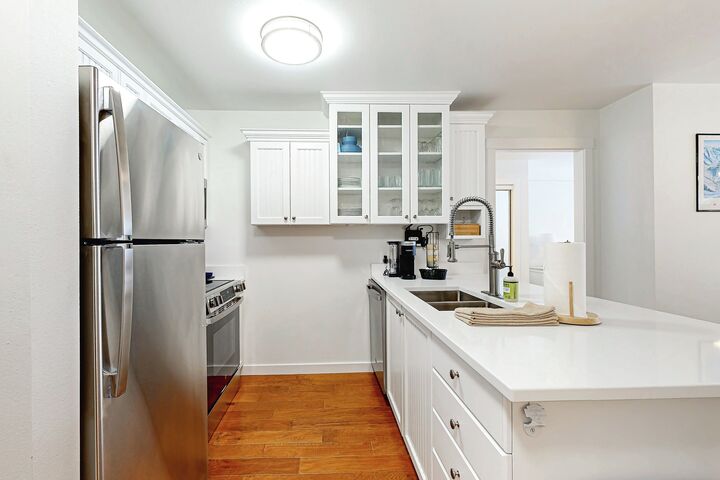 #304 - Josephine's Suite - Kitchen