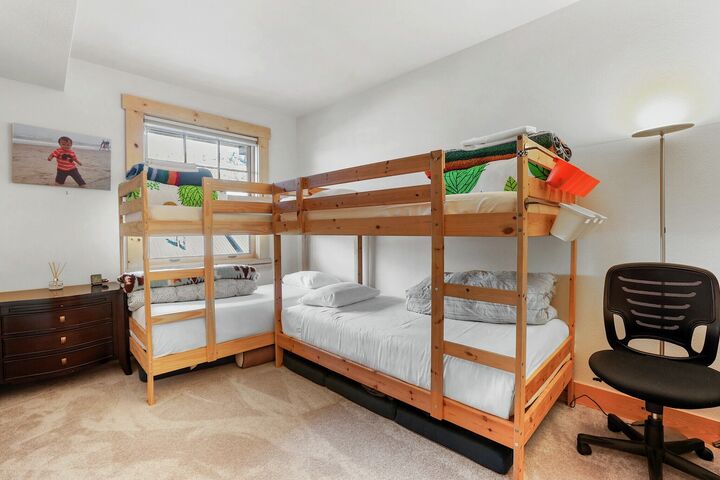 3 Bdrm Luxury - Bedroom